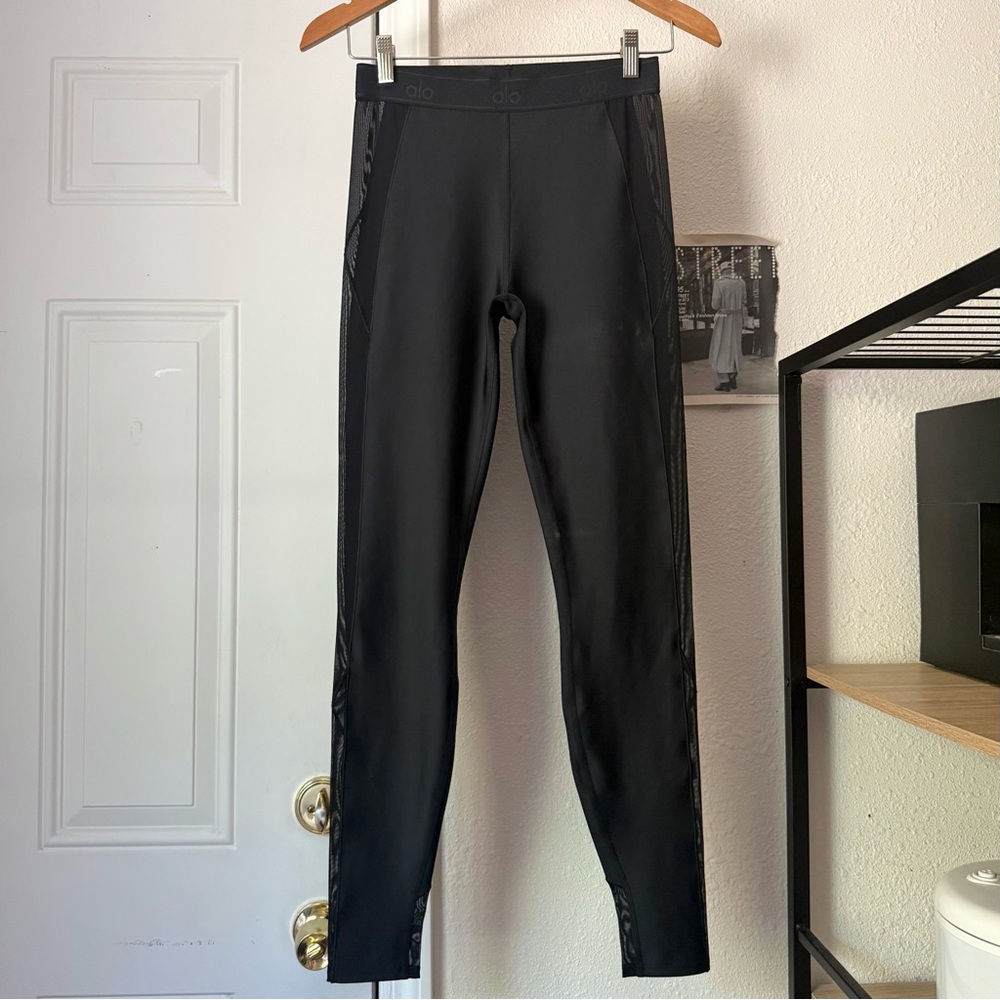Alo yoga black athletic mesh knit sheer contrast insert full length leggings